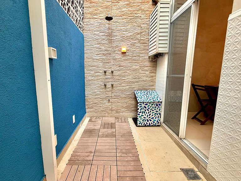 Charmoso com terraço a 5 minutos da praia - Leblon