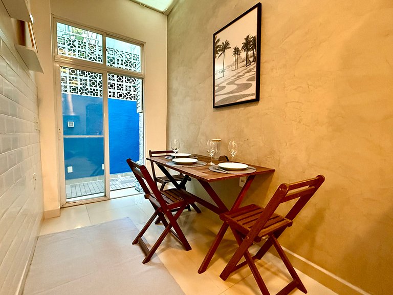 Charmoso com terraço a 5 minutos da praia - Leblon