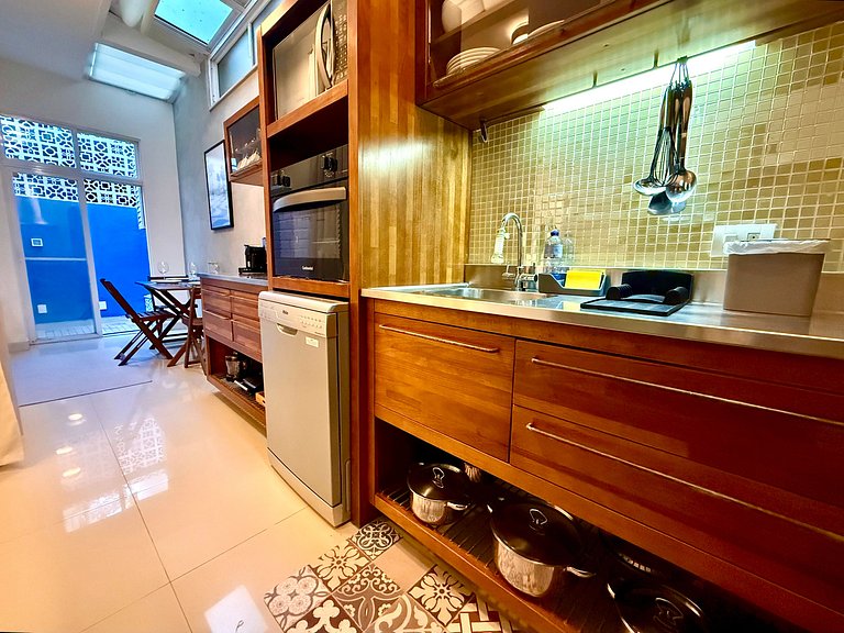 Charmoso com terraço a 5 minutos da praia - Leblon