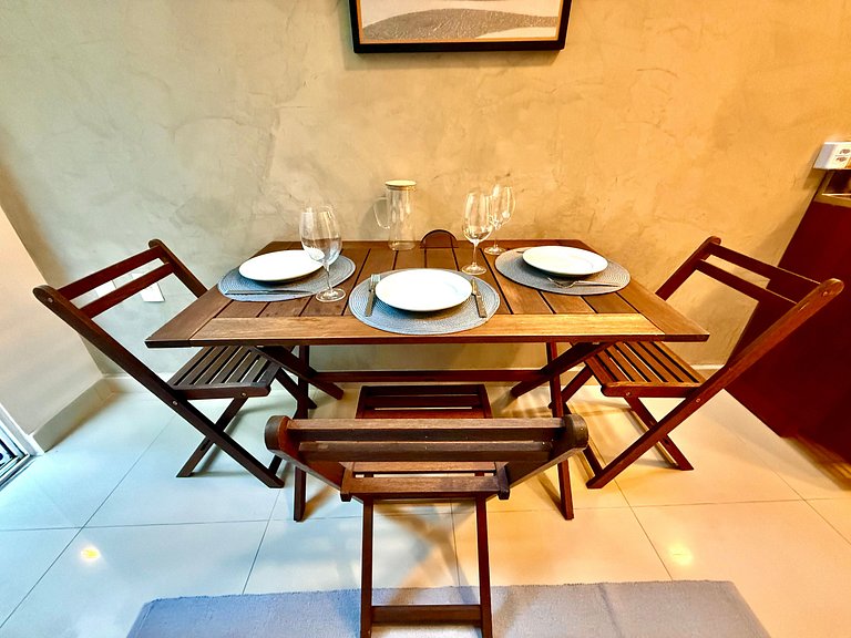 Charmoso com terraço a 5 minutos da praia - Leblon