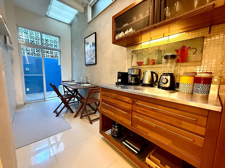 Charmoso com terraço a 5 minutos da praia - Leblon