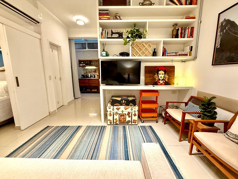 Charmoso com terraço a 5 minutos da praia - Leblon