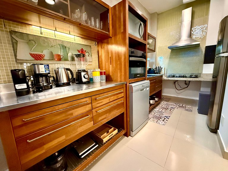 Charmoso com terraço a 5 minutos da praia - Leblon