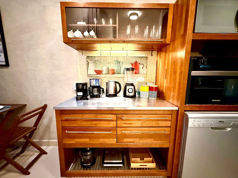 Charmoso com terraço a 5 minutos da praia - Leblon