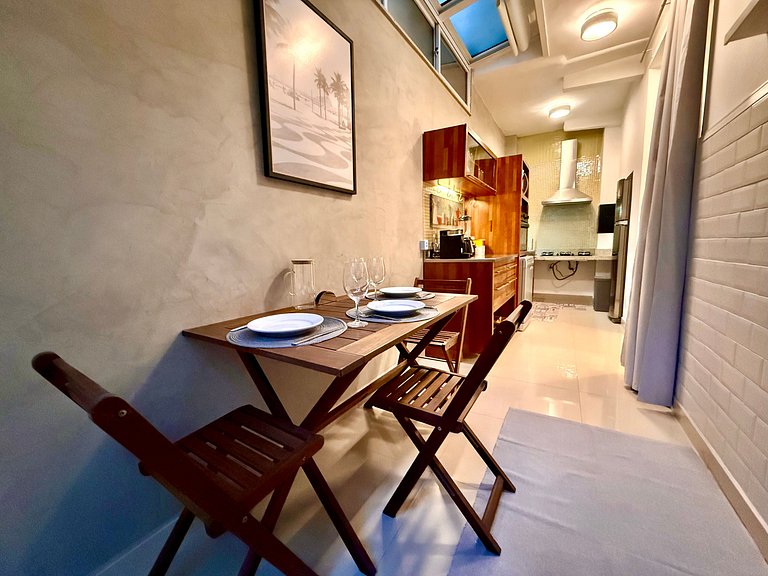 Charmoso com terraço a 5 minutos da praia - Leblon