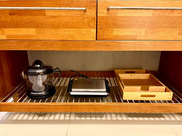 Charmoso com terraço a 5 minutos da praia - Leblon