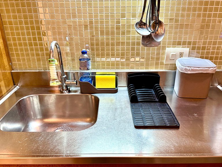 Charmoso com terraço a 5 minutos da praia - Leblon