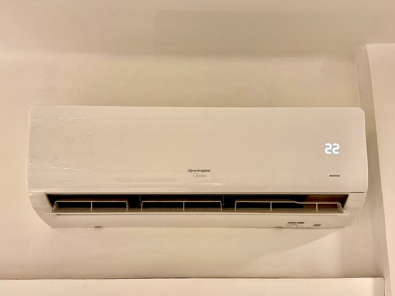 Charmoso com terraço a 5 minutos da praia - Leblon