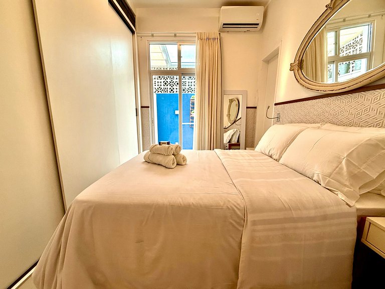 Charmoso com terraço a 5 minutos da praia - Leblon