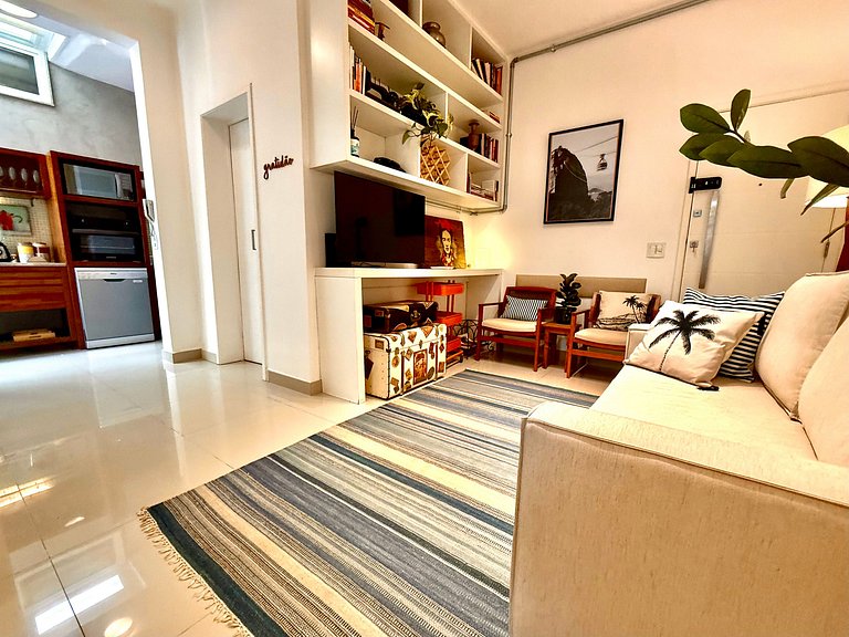 Charmoso com terraço a 5 minutos da praia - Leblon