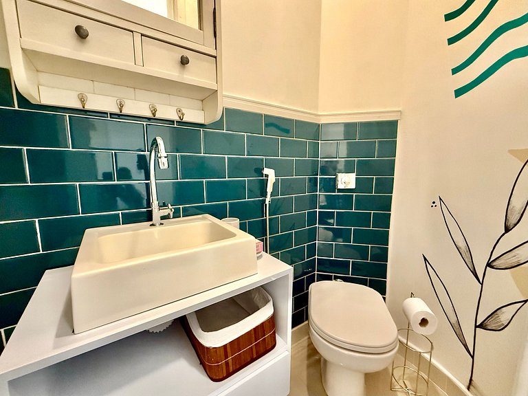 Charmoso com terraço a 5 minutos da praia - Leblon