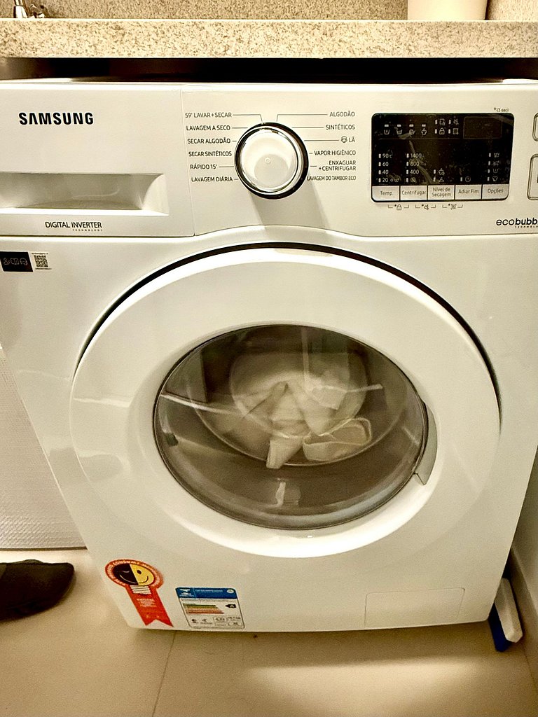 Charmoso com terraço a 5 minutos da praia - Leblon