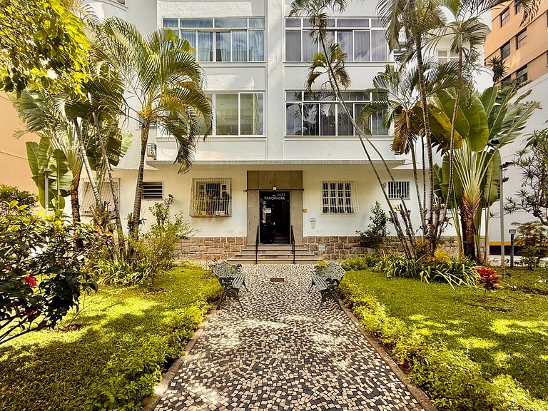 Vista mar e ao lado da praia de Ipanema.