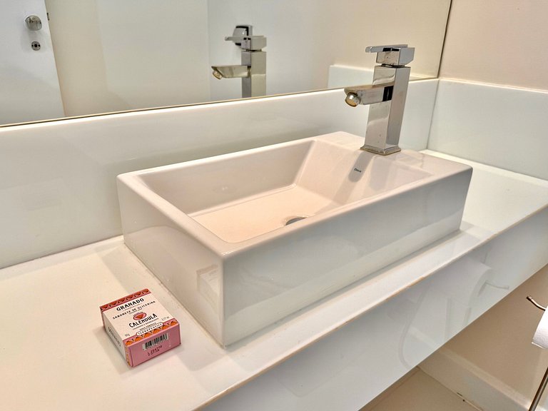 Recepção 24h, internet veloz e reservado - Ipanema