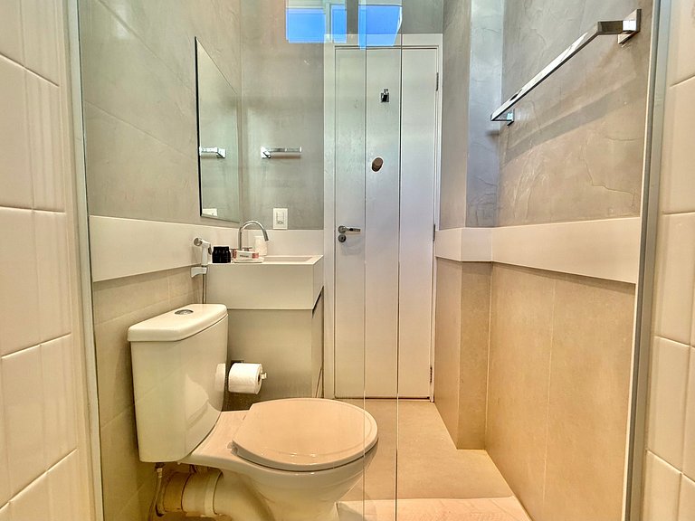 Wi-Fi rápido, recepção 24h e garagem - Leblon