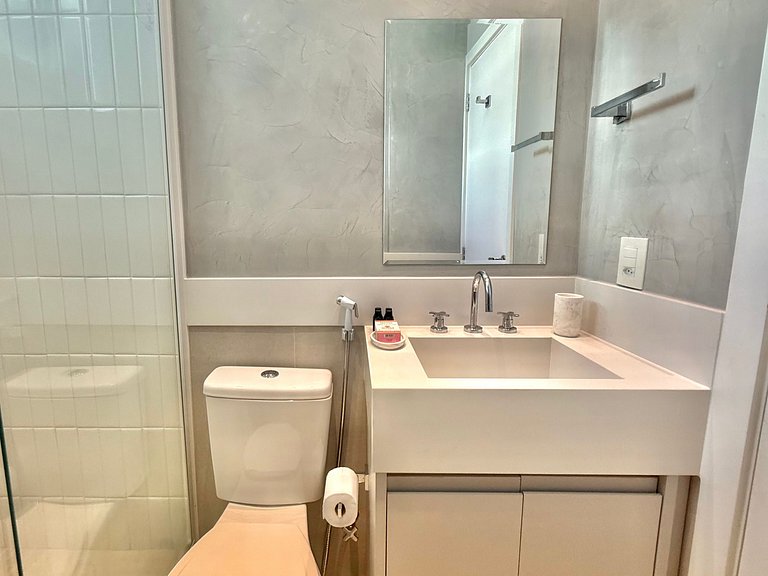 Wi-Fi rápido, recepção 24h e garagem - Leblon