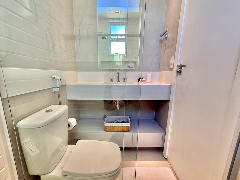 Wi-Fi rápido, recepção 24h e garagem - Leblon