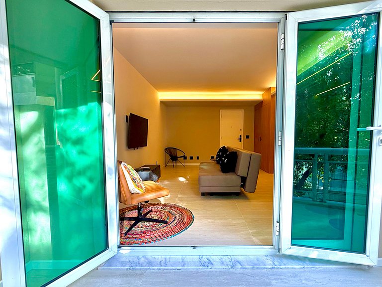 Wi-Fi rápido, recepção 24h e garagem - Leblon