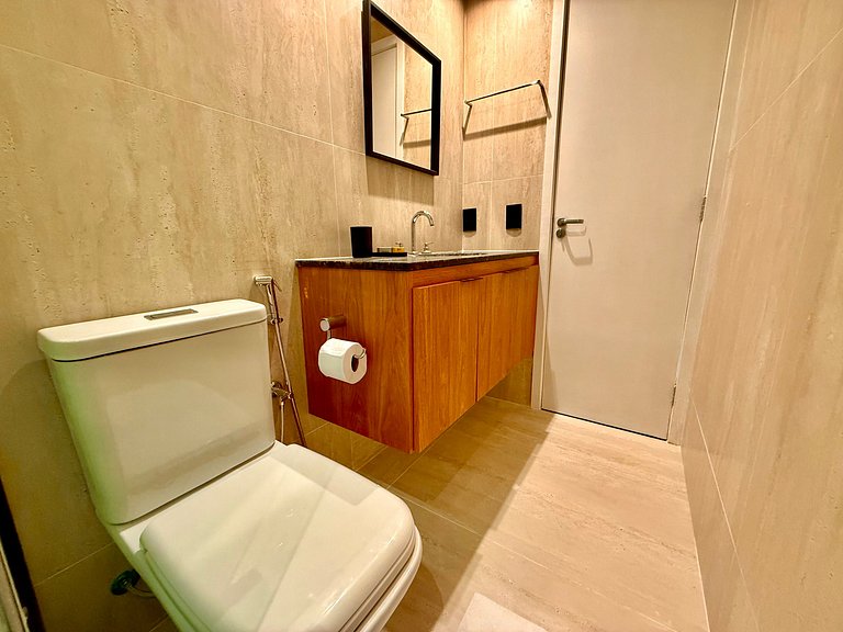 Wi-Fi rápido, recepção 24h e garagem - Leblon