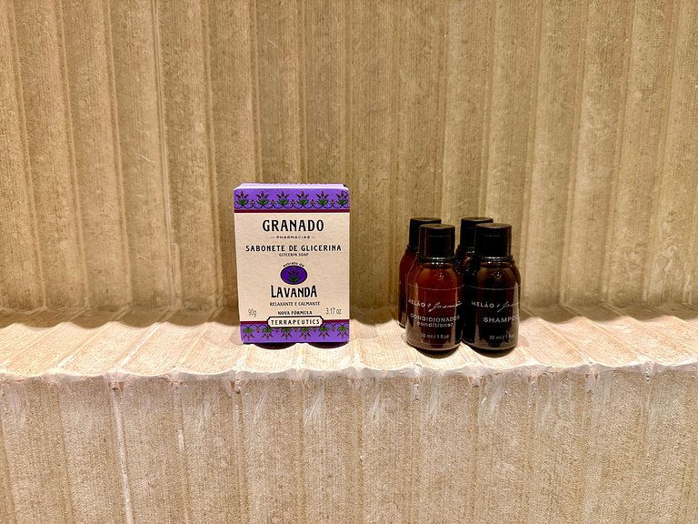 Wi-Fi rápido, recepção 24h e garagem - Leblon