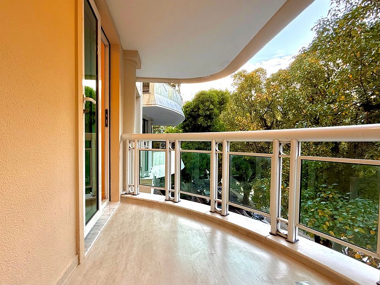 Wi-Fi rápido, recepção 24h e garagem - Leblon