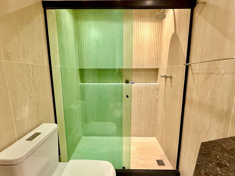 Wi-Fi rápido, recepção 24h e garagem - Leblon