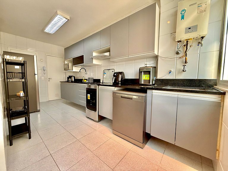 3 quartos, recepção 24h e garagem - Leblon