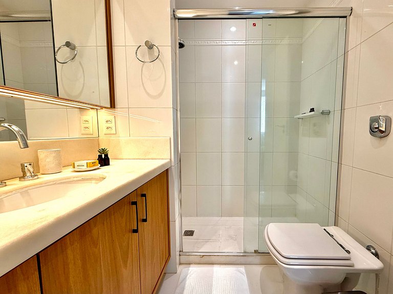 3 quartos, recepção 24h e garagem - Leblon