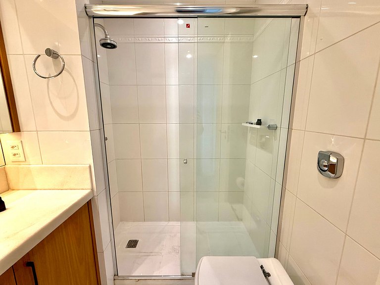 3 quartos, recepção 24h e garagem - Leblon