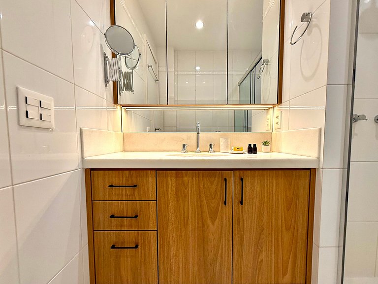 3 quartos, recepção 24h e garagem - Leblon