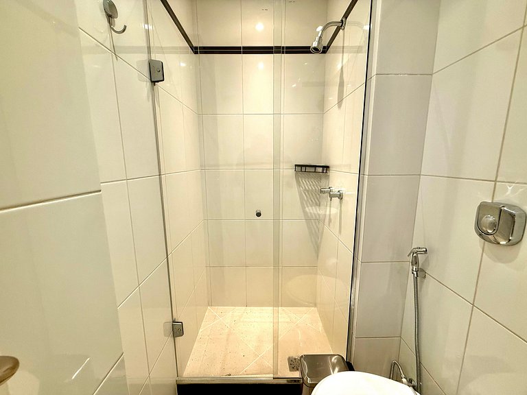 3 quartos, recepção 24h e garagem - Leblon