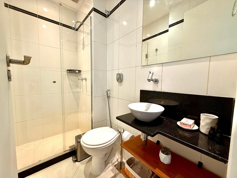 3 quartos, recepção 24h e garagem - Leblon