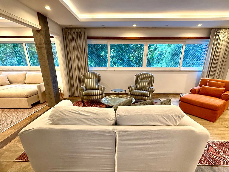 Frente mar, praia Leblon, recepção 24h e garagem