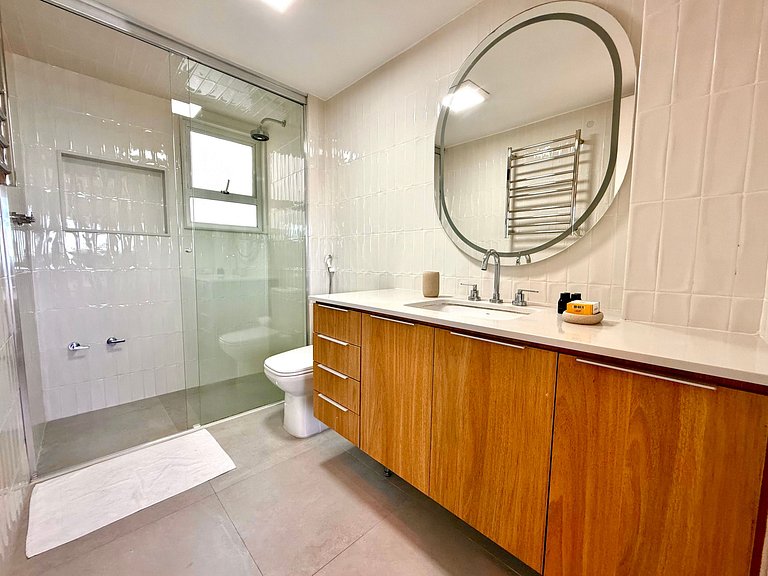 Frente mar, 3 quartos, recepção 24h - Praia Leblon