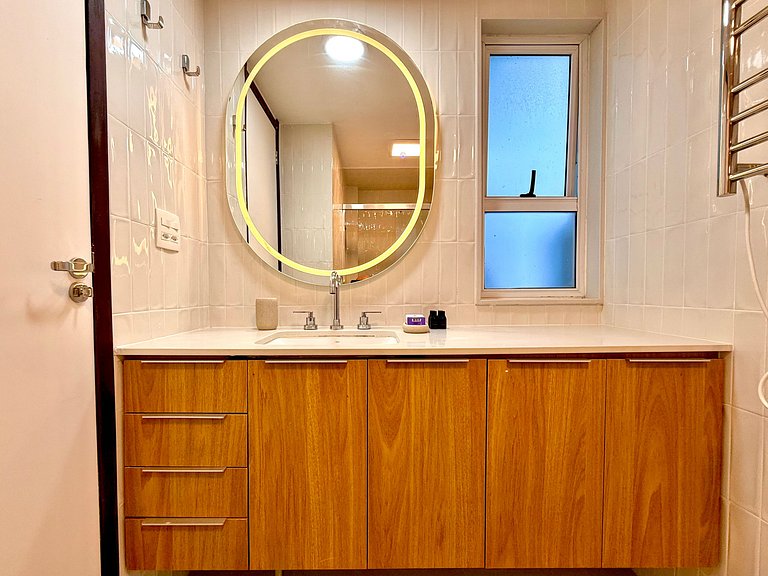 Frente mar, praia Leblon, recepção 24h e garagem