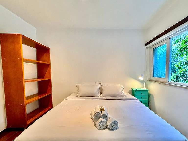 Frente mar, praia Leblon, recepção 24h e garagem