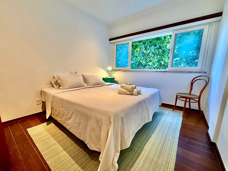 Frente mar, praia Leblon, recepção 24h e garagem