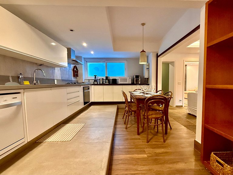 Frente mar, praia Leblon, recepção 24h e garagem