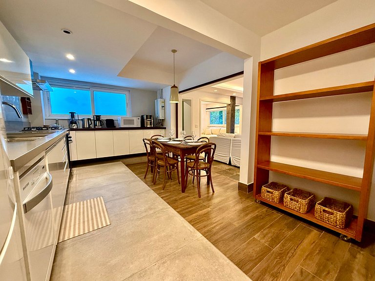 Frente mar, praia Leblon, recepção 24h e garagem