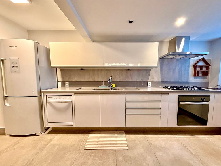 Frente mar, praia Leblon, recepção 24h e garagem