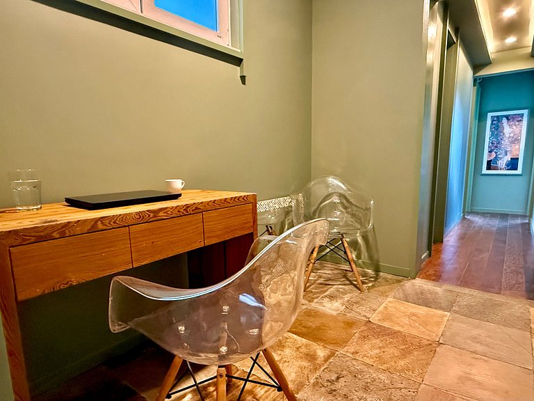 Frente mar, praia Leblon, recepção 24h e garagem