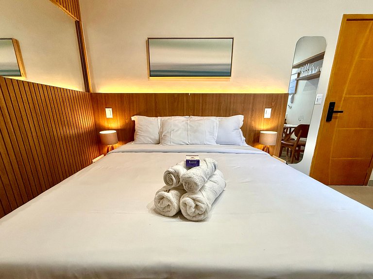 Studio reformado a 5 minutos da praia do Leblon!