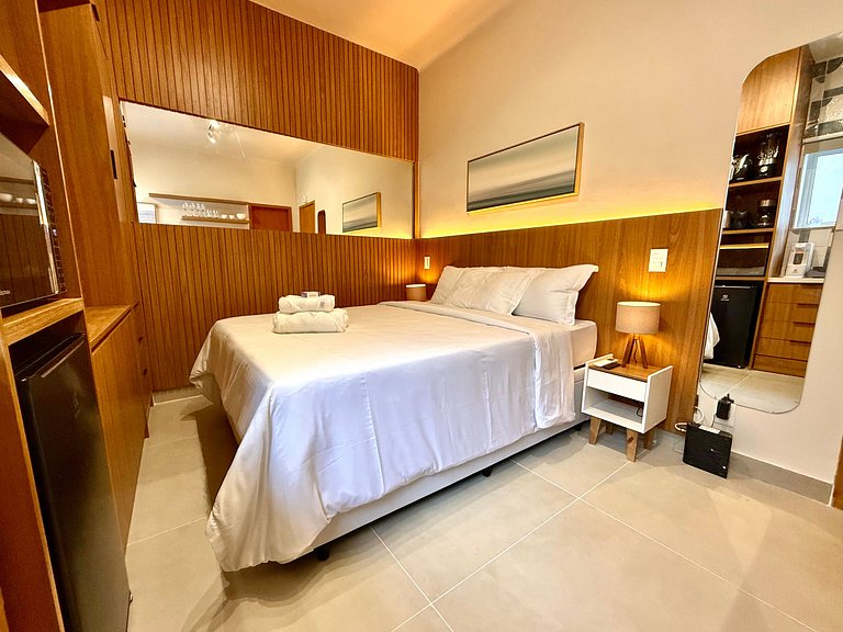 Studio reformado a 5 minutos da praia do Leblon!