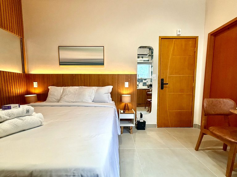 Studio reformado a 5 minutos da praia do Leblon!