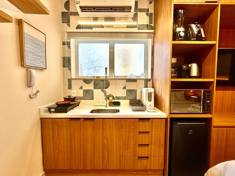 Studio reformado a 5 minutos da praia do Leblon!