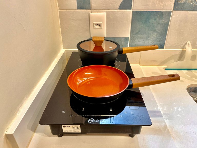 Studio reformado a 5 minutos da praia do Leblon!