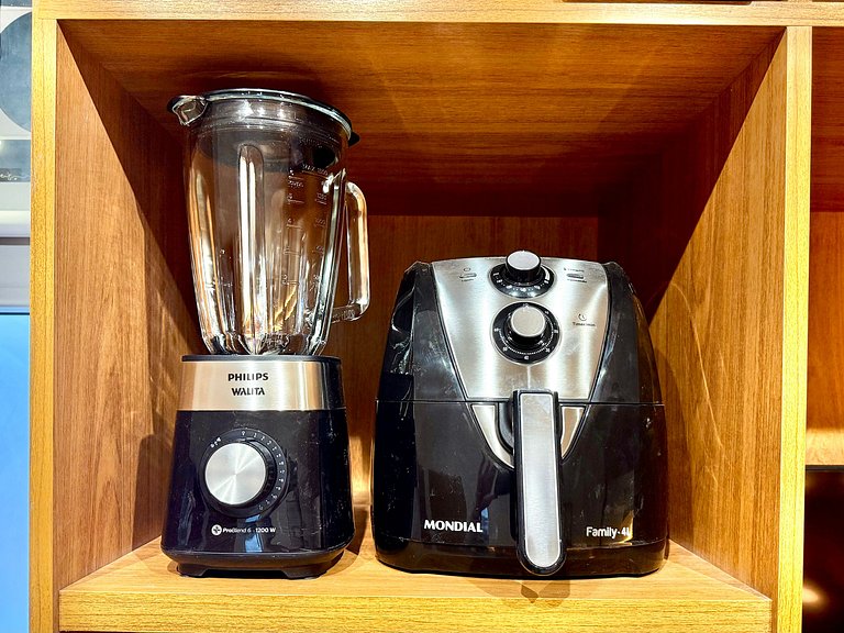 Studio reformado a 5 minutos da praia do Leblon!