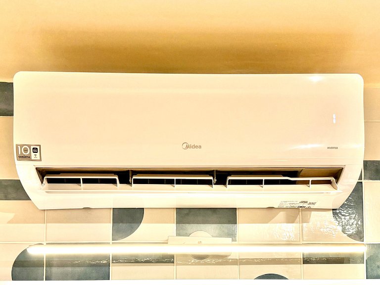 Studio reformado a 5 minutos da praia do Leblon!