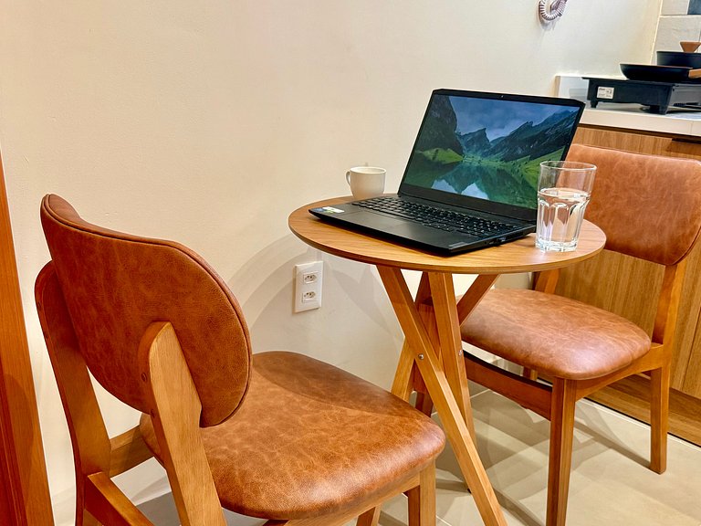 Studio reformado a 5 minutos da praia do Leblon!