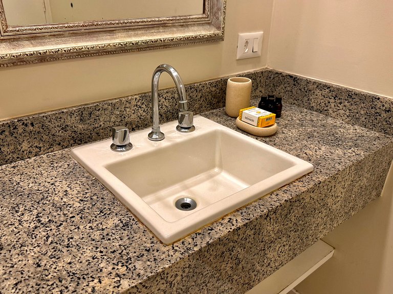 3 minutos da praia + recepção 24h!